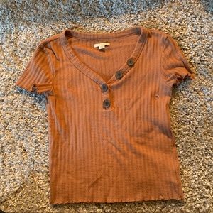 Brown AE tee 🌸✨